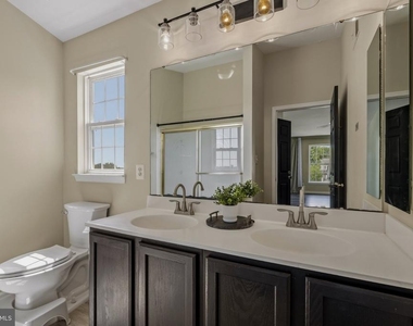 2033 Germander Way - Photo Thumbnail 40