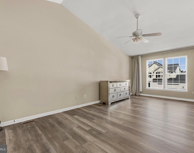 2033 Germander Way - Photo Thumbnail 36