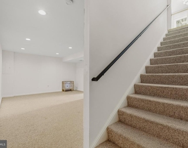 2033 Germander Way - Photo Thumbnail 22