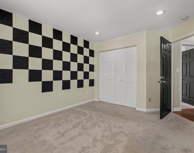2033 Germander Way - Photo Thumbnail 35