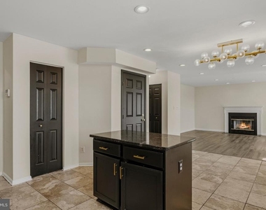 2033 Germander Way - Photo Thumbnail 17
