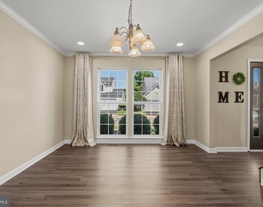 2033 Germander Way - Photo Thumbnail 11