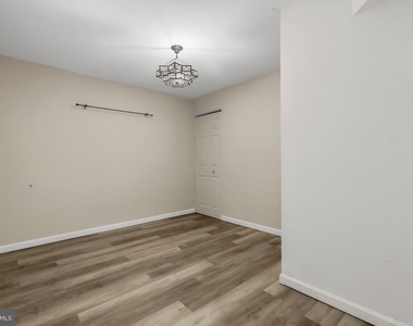 2033 Germander Way - Photo Thumbnail 26