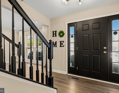 2033 Germander Way - Photo Thumbnail 8