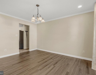 2033 Germander Way - Photo Thumbnail 9
