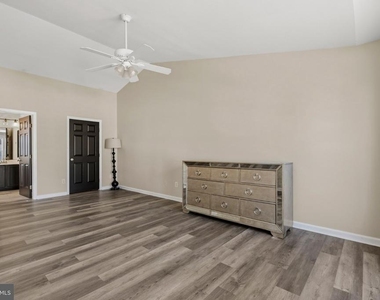 2033 Germander Way - Photo Thumbnail 38