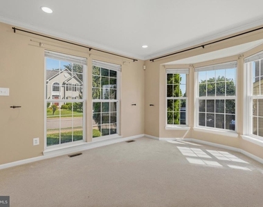 2033 Germander Way - Photo Thumbnail 5