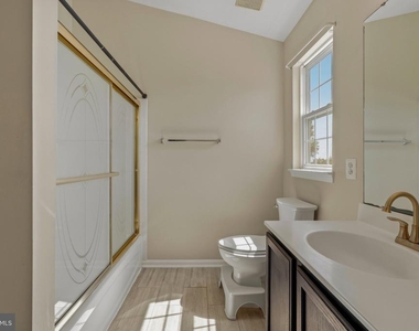 2033 Germander Way - Photo Thumbnail 41