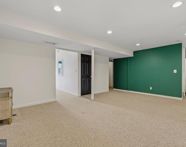 2033 Germander Way - Photo Thumbnail 23