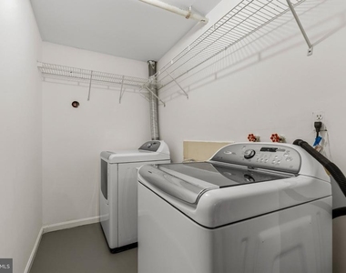 2033 Germander Way - Photo Thumbnail 46