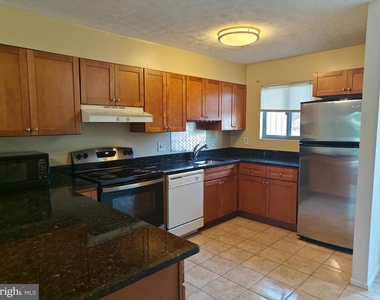 15245 Coachman Terrace - Photo Thumbnail 2