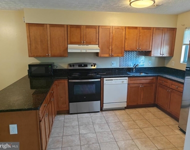 15245 Coachman Terrace - Photo Thumbnail 3
