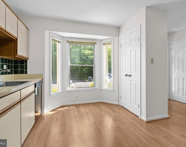 11513 Hill Meade Lane - Photo Thumbnail 9
