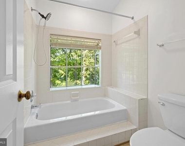 11513 Hill Meade Lane - Photo Thumbnail 22