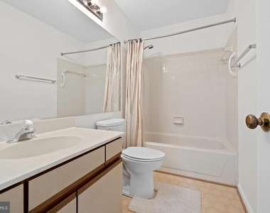 11513 Hill Meade Lane - Photo Thumbnail 24
