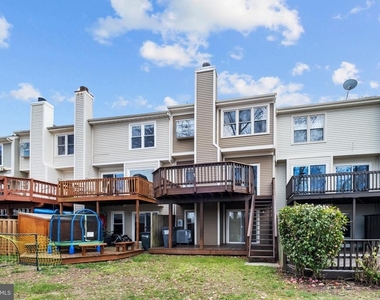 11513 Hill Meade Lane - Photo Thumbnail 38