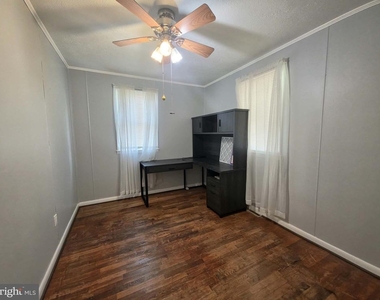 1457 Oak Park Road - Photo Thumbnail 4