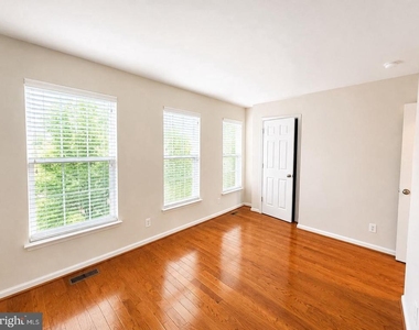 43524 Wheadon Terrace - Photo Thumbnail 3
