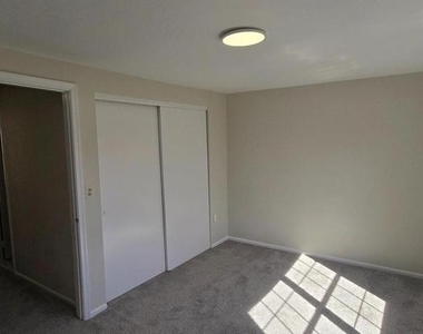 15 Asbury Way - Photo Thumbnail 12