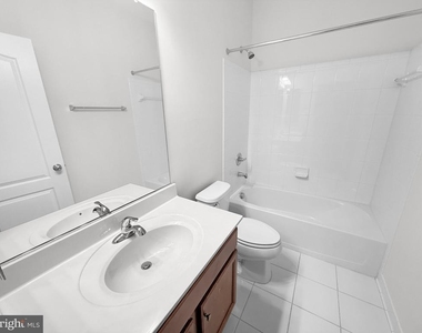 22647 Vienna Green Terrace - Photo Thumbnail 19