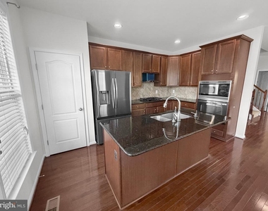 22647 Vienna Green Terrace - Photo Thumbnail 3