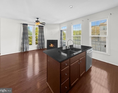 22647 Vienna Green Terrace - Photo Thumbnail 24