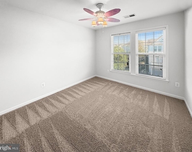 22647 Vienna Green Terrace - Photo Thumbnail 10