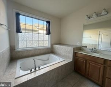 19378 Coppermine Square - Photo Thumbnail 13