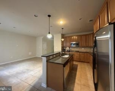 19378 Coppermine Square - Photo Thumbnail 8