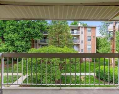 1935 Wilson Lane - Photo Thumbnail 16