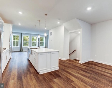 13036 Hattontown Square - Photo Thumbnail 10