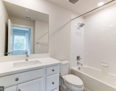 13036 Hattontown Square - Photo Thumbnail 44