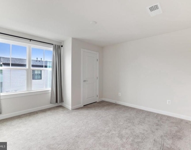13036 Hattontown Square - Photo Thumbnail 50