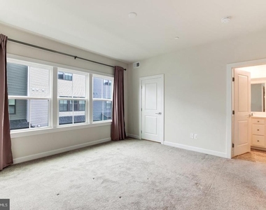 13036 Hattontown Square - Photo Thumbnail 34