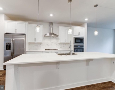 13036 Hattontown Square - Photo Thumbnail 15