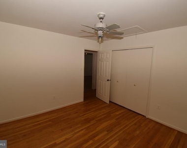 1436 Greenmont - Photo Thumbnail 11