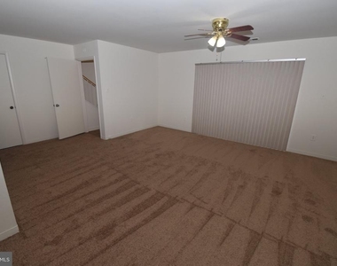 1436 Greenmont - Photo Thumbnail 3