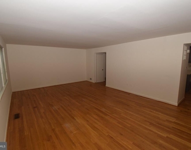1436 Greenmont - Photo Thumbnail 17