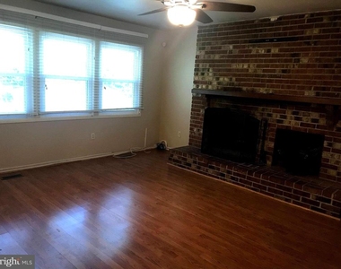 12815 Point Pleasant Drive - Photo Thumbnail 6
