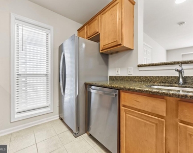 3175 Summit Square Drive - Photo Thumbnail 5
