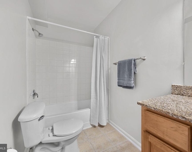 3175 Summit Square Drive - Photo Thumbnail 16
