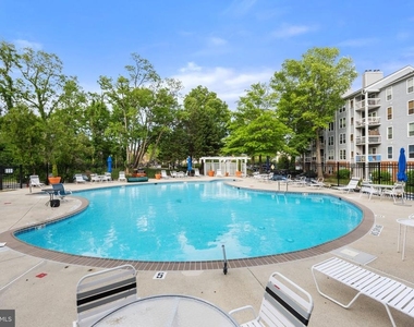 3175 Summit Square Drive - Photo Thumbnail 23