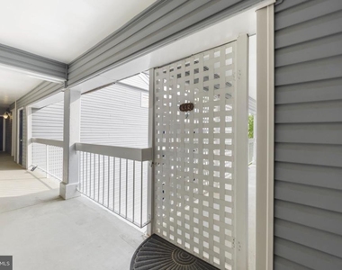3175 Summit Square Drive - Photo Thumbnail 21