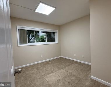 4937 Americana Drive - Photo Thumbnail 14