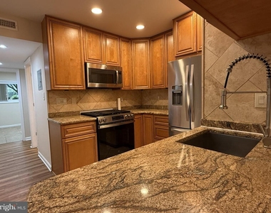 4937 Americana Drive - Photo Thumbnail 8
