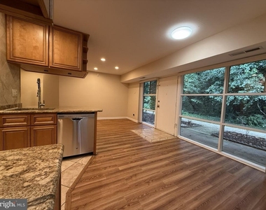 4937 Americana Drive - Photo Thumbnail 7