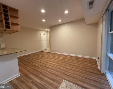 4937 Americana Drive - Photo Thumbnail 4