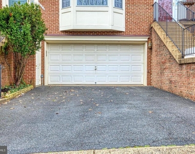 5742 Governors Pond Circle - Photo Thumbnail 37
