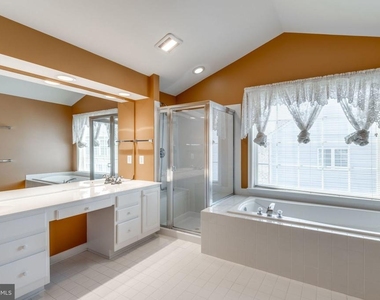 12844 Williams Meadow Court - Photo Thumbnail 24