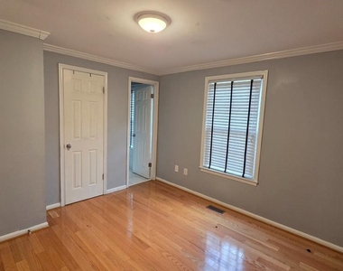 6638 Greenleigh Lane - Photo Thumbnail 14